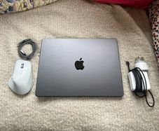 Apple MacBook Pro 14 inch M4, 24GB Ram
