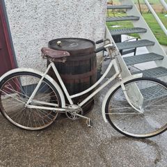 High Nelly ladies bicycle