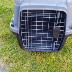 Pet travel crate