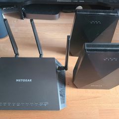 Nighthawk R7800 Router with 2 AC2200 mesh