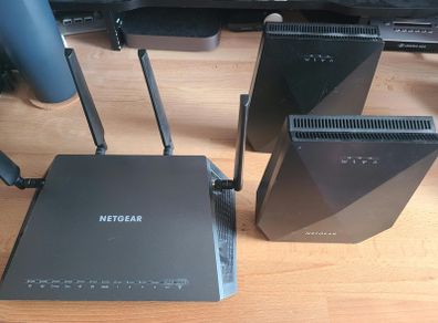 Nighthawk R7800 Router with 2 AC2200 mesh
