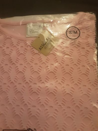 Ladies Top/Short Sleeved Top .. Size: Small/Medium