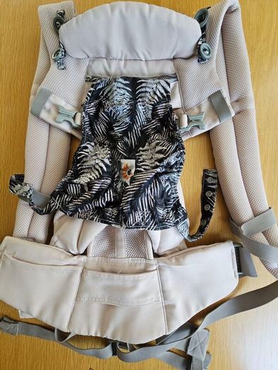 Ergobaby Omni Breeze