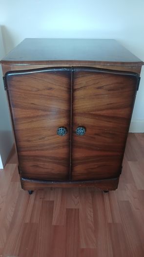 vintage vinyl storage