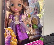 Disney Princess Glow N Style Rapunzel Brand New