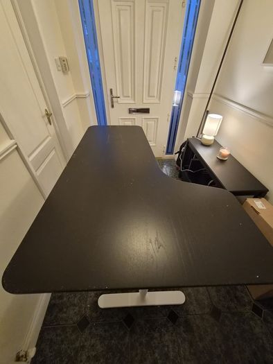 Desk. IKEA Bekant