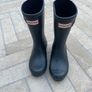 dark blue hunter wellington boots Image 2