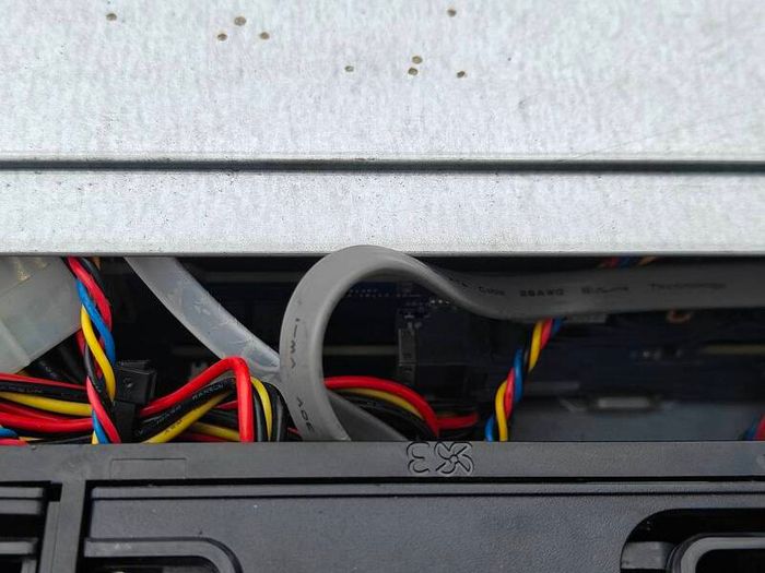 Fully rackable chassis NAS