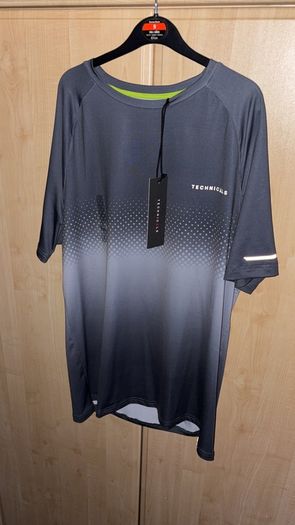 Brand New Men's technicals set