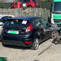 2014 Ford fiesta breaking