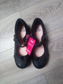 Black size3  Wide Fit Girls School shoes