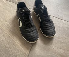 Boys Sondico indoor soccer boots