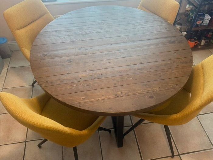 Dining table and 4 chairs