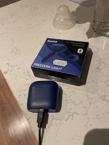 Bluetooth earbuds