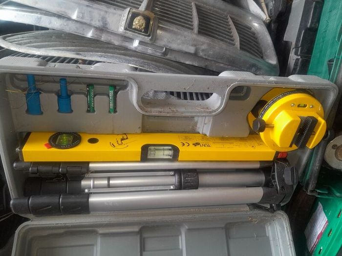 Laser level