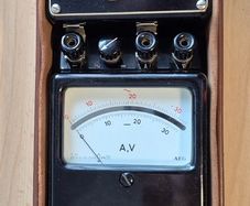 Vintage AEG Universalmesser UM Multimeter + WZ + Original Case