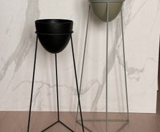 2 Plant Pots with Stands