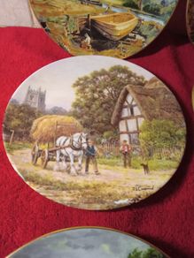 Vintage Wall Plaque / Plate   X 6