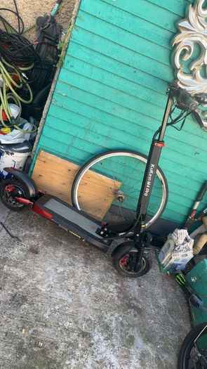 Electric scooter