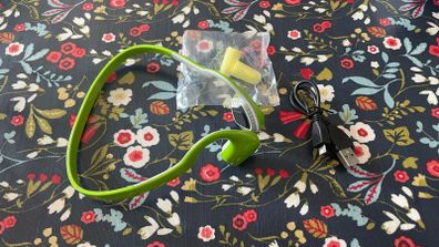 bone conduction earphone