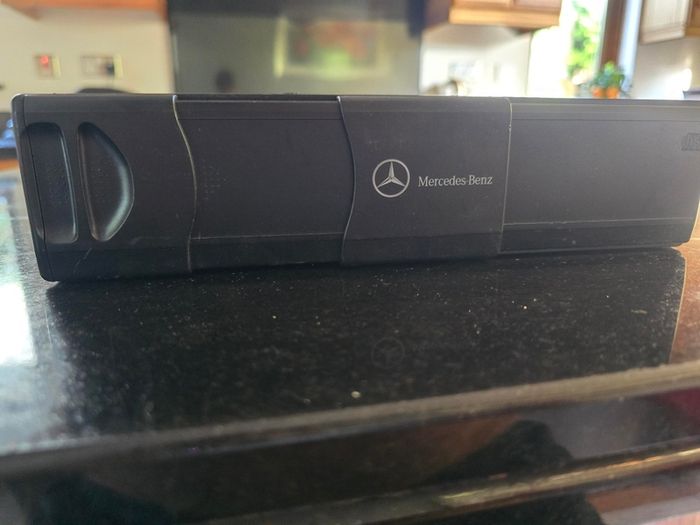 Mercedes CD changer A203 820 90 89