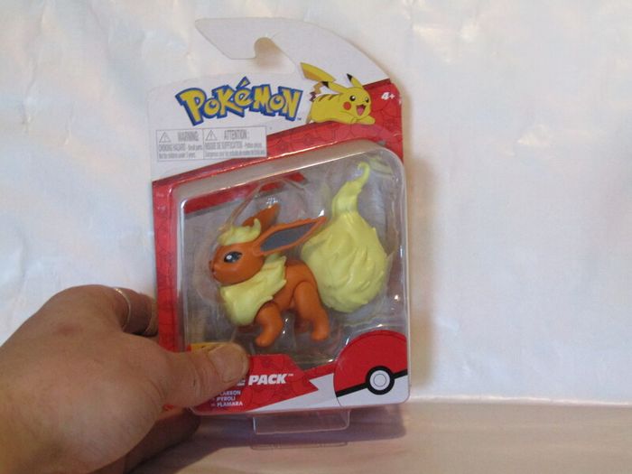 Pokemon Battle Figure Pack Flareon Battle Figure Brand New Sealed