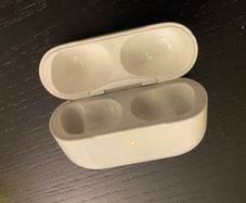 Apple AirPods charging case