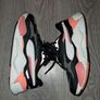 Girls puma runners Image 4