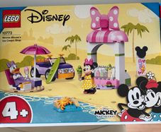 Minnie Mouses Ice Cream Shop 10773