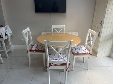 kitchen table & 4 chairs