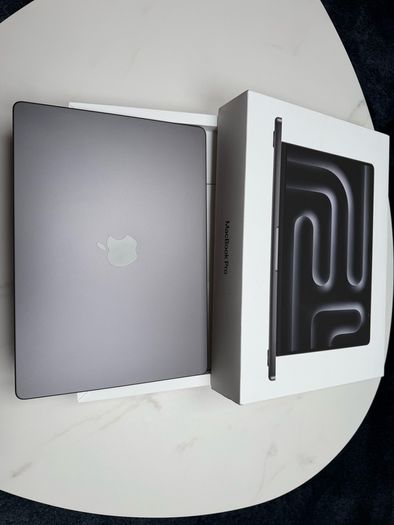 Apple MacBook Pro 14 M5 16GB 512GB AppleCare Dec'28
