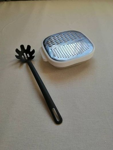 Grater &  spaghetti spoon