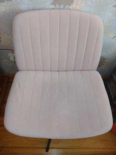 Ergonomic Cross Legged Office Chair