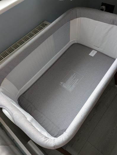 Freestanding Baby Crib with Shelf (Like New Condition)