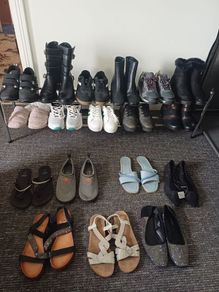 Collection on womans shoes/boots