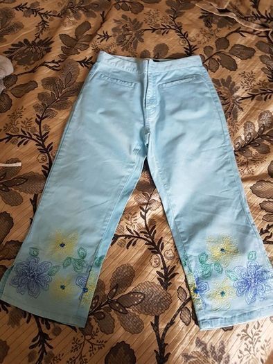 Beautiful Sky Blue Gap Capri Trousers Age 10- 12
