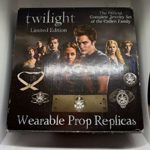 Twilight Wearable Prop Replicas Autograph Limited Edition NECA