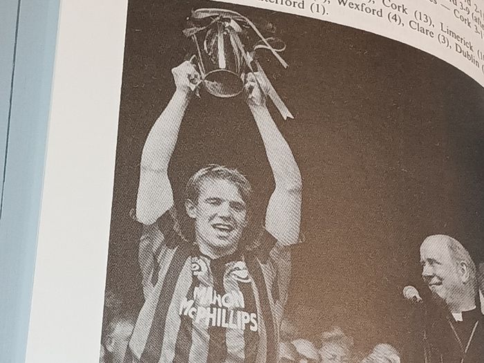 The Complete Handbook of Gaelic Games Up to 1993 Season By Raymond For Sale Here   Smith