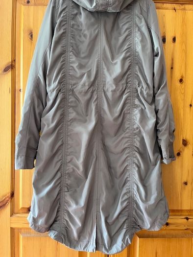 Dutch Brand Yaya Coat Jacket Ladies. Medium. Sage Green / Khaki. Satin Finish.  Detachable hood. Excellent. Proceeds To Medecins Sans Frontieres.
