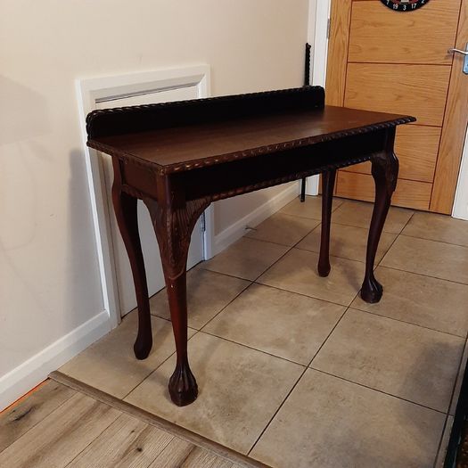 Elegant Antique Mahogany Hall Table / Console Table (Ball & Claw Feet)