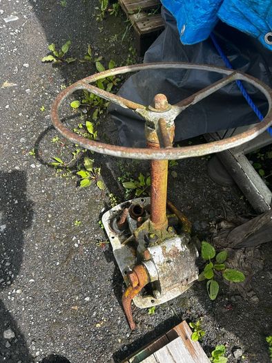MF 135 steering box