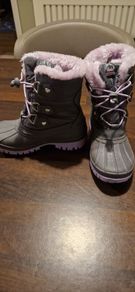 Kids skechers snow boots