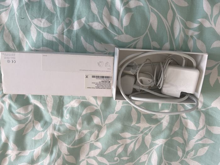 Apple 60W MagSafe2 Power adapter