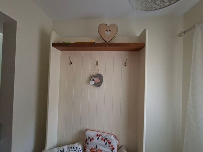 Beautifull Hallway  Dresser