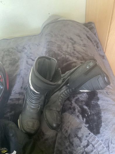Ladies Motorcycle Gear