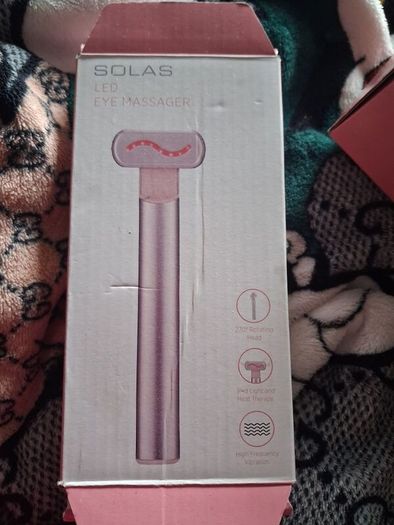 LED eye massager