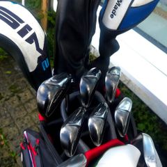 Set of Taylormade Golf Clubs