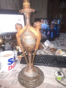 Very elegant Late 19th early 20th Century French Bronze effect Lamp, featuring Cherubs and well cast Floral Motifs on a Marble Base
