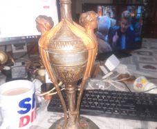 Very elegant Late 19th early 20th Century French Bronze effect Lamp, featuring Cherubs and well cast Floral Motifs on a Marble Base