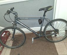 Mens Hybrid Bikes X 2 Needs Some Small Tlc. Subway Carerra+b-twin Hopper 100 Hybrid.